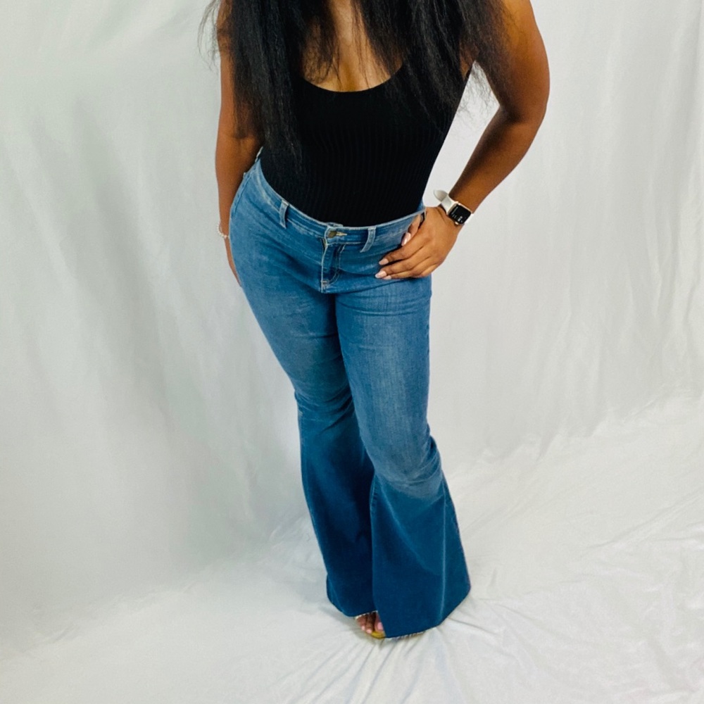 🔥🔥🔥Host Pick 🔥🔥🔥. Must have jeans 💓